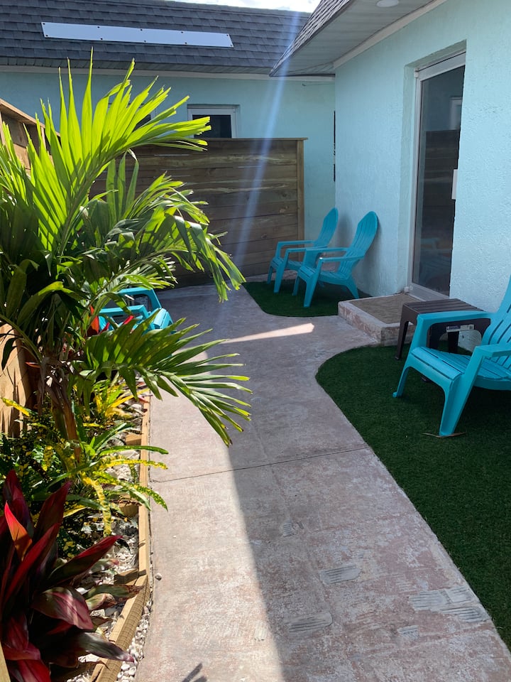 Cozy New Bungalow 500' From Ocean In Cocoa Beach - Cocoa Beach, FL
