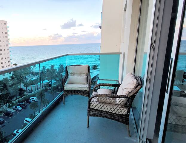Luxury 3 Bedroom Condo on the Beach, Florida gallery image 2