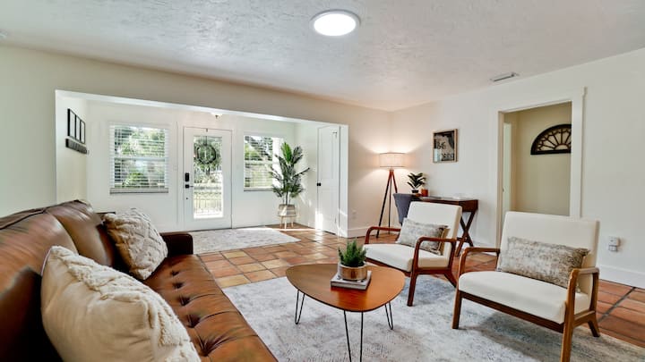 As Seen On Hgtv | 6 Miles To The Beach! Htd Pool - Sarasota, FL