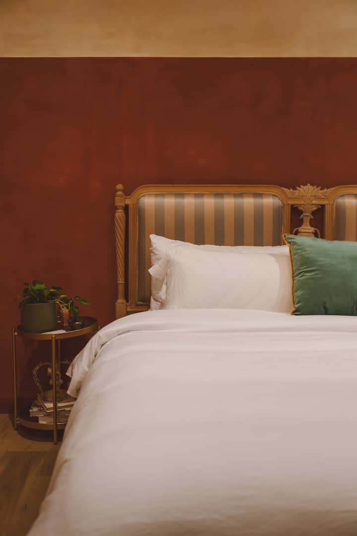 chumba cha kulala cha mgeni cha ghorofa ya kwanza