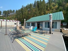 Unique+Lake+Coeur+d%27Alene+Float+House+Experience