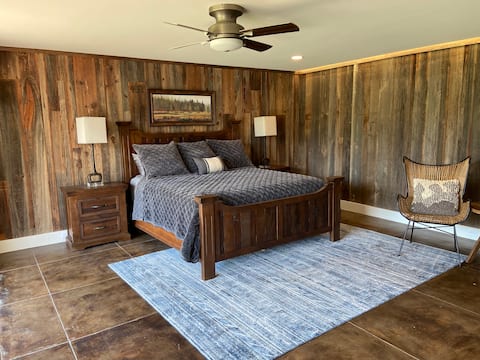 Four Silos Retreat - Luxury Ranch Home