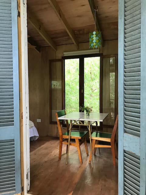 Top performing Airbnb: Small designer house facing the river, Delta in Primera Sección