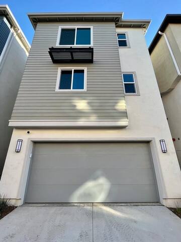 LA Sofi House located next to Sofi Stadium & LAX gallery image 2