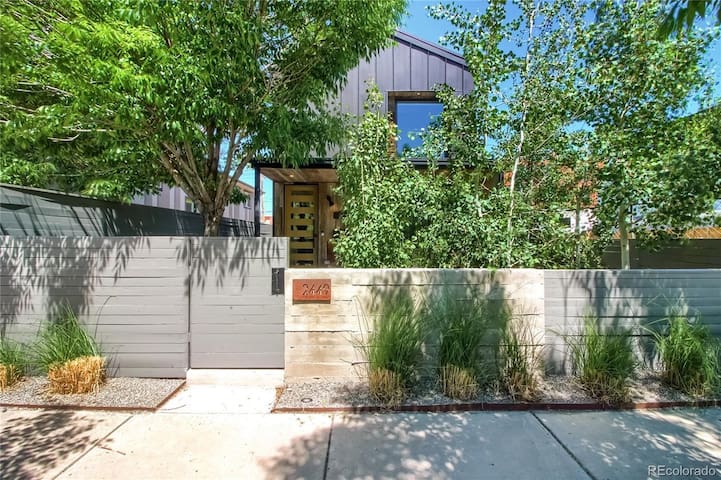 Incredible 4BR in Denver’s RiNO! w/ Hot Tub