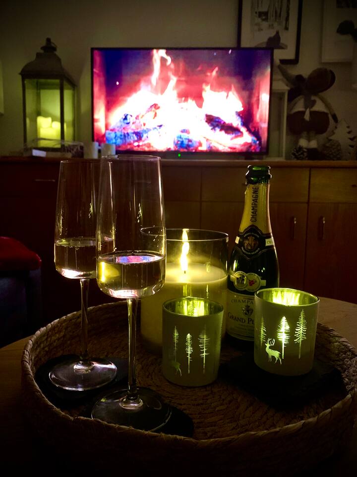 غرفة المعيشة/التلفزيون الذكي