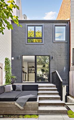 Modern 2 bedroom townhouse with garden gallery image 4