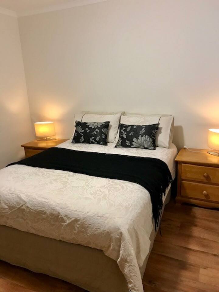 Comfortable Quiet Home Houses for Rent in Newman, Western Australia, Australia Airbnb