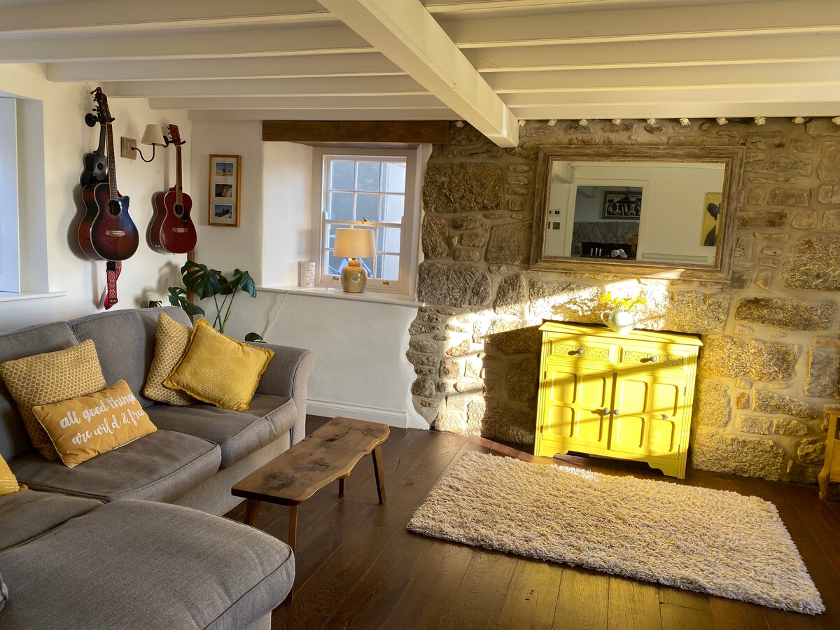Top Airbnb: Charming 3-bed Cornish cottage near best beaches. in Ludgvan