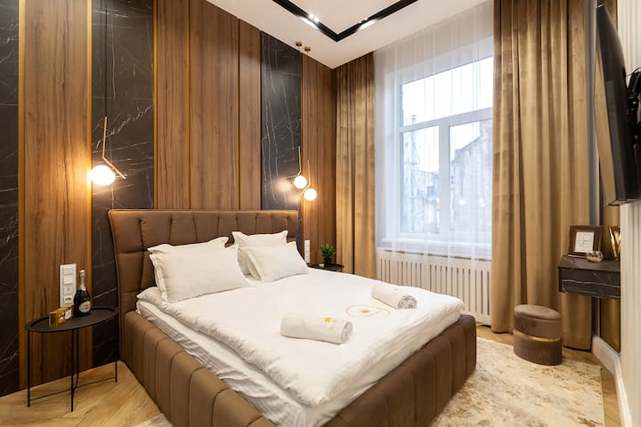 Royal Apart managed Airbnb listing 1
