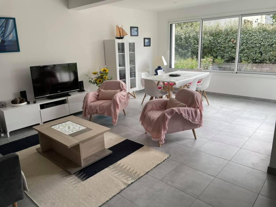 Successful Airbnb property: Warm new house in Piriac-sur-Mer! in Piriac Sur Mer