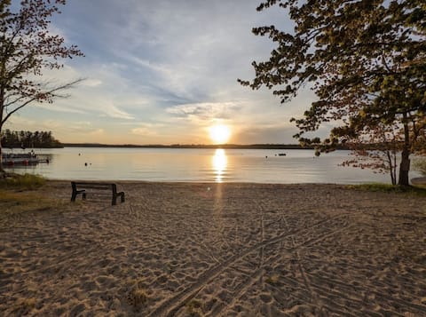 Amazing 2bed vaca home with sandy beach!