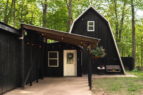 🌙 Olde Salem A-Frame Cottage 🔮 near Lake Ontario