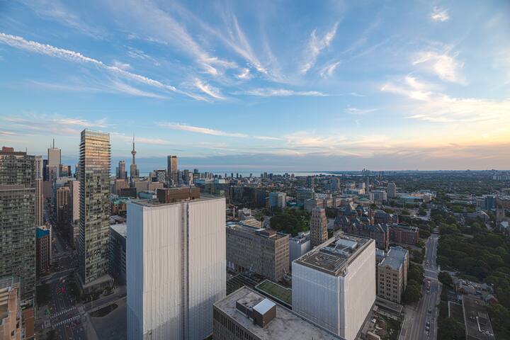 Luxury ENTIRE 3BD Unit Downtown Toronto GREAT VIEW gallery image 2