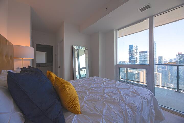 Luxury ENTIRE 3BD Unit Downtown Toronto GREAT VIEW gallery image 4