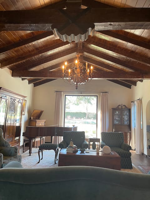 Top performing Airbnb: ROSE BOWL CASA in Pasadena