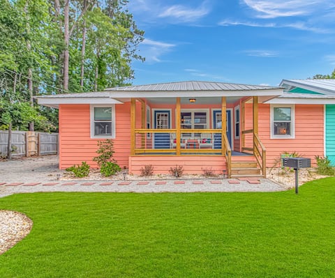 Top performing Airbnb: Peach Beach Retreat-Restored Rustic Gem- 3BR 1.5B in Garden City