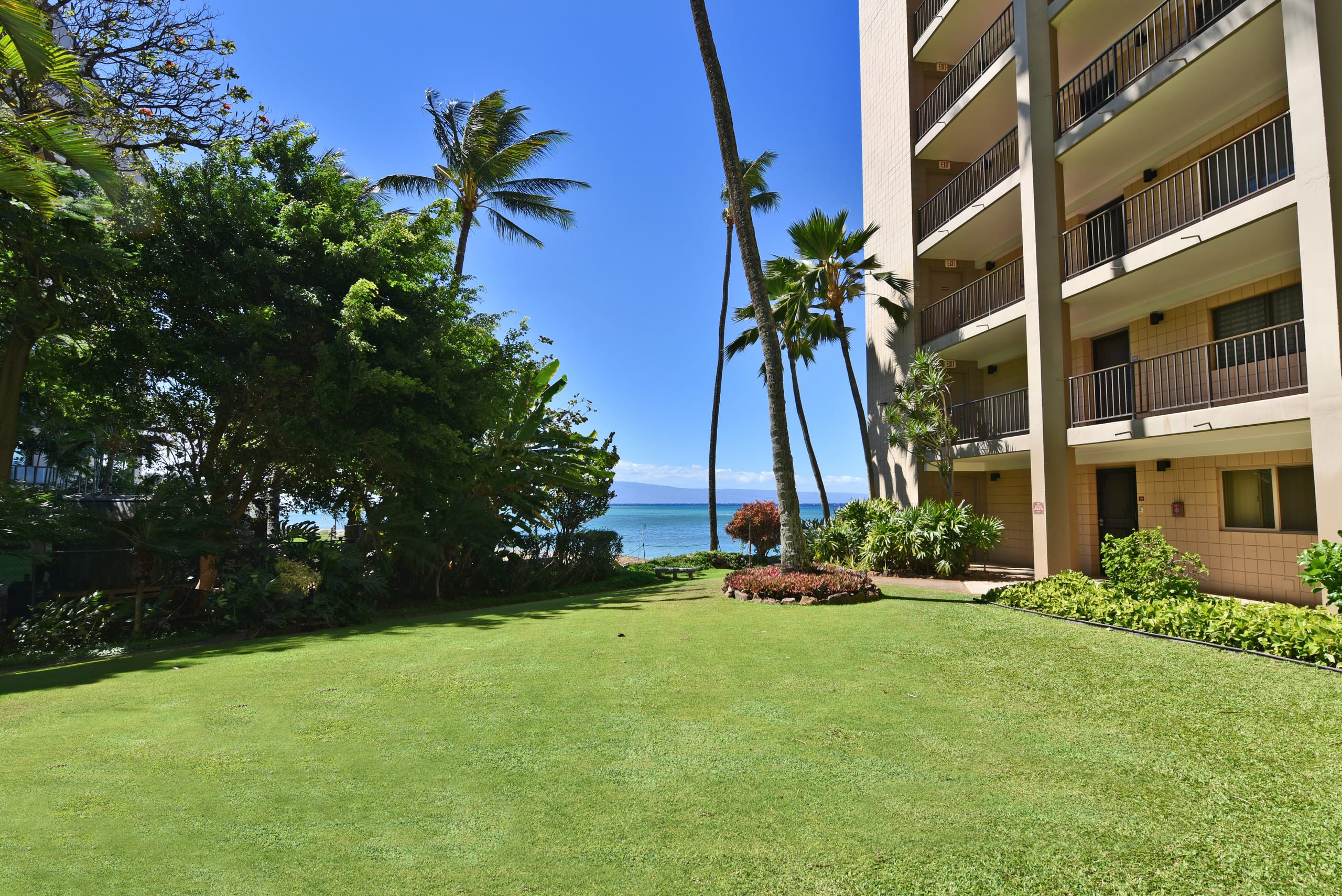 Condo in Lahaina · ★4.78 · 2 bedrooms · 5 beds · 2 private baths - Image 38