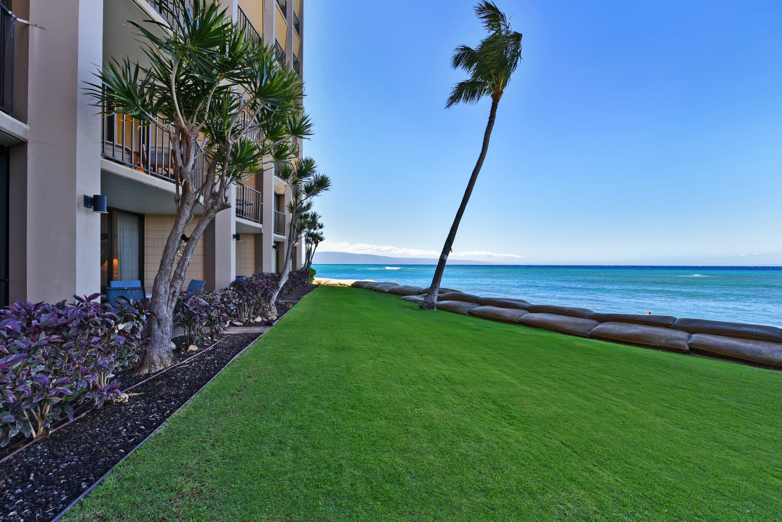Condo in Lahaina · ★4.78 · 2 bedrooms · 5 beds · 2 private baths - Image 32