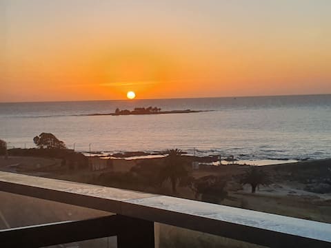 BEACHFRONT APARTMENT,MALVIN