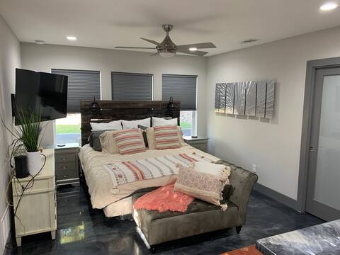 Country living at its best * King bed *