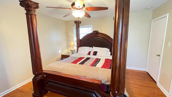 Საწოლი 193 × 203 სმ მთავარ საძინებელში