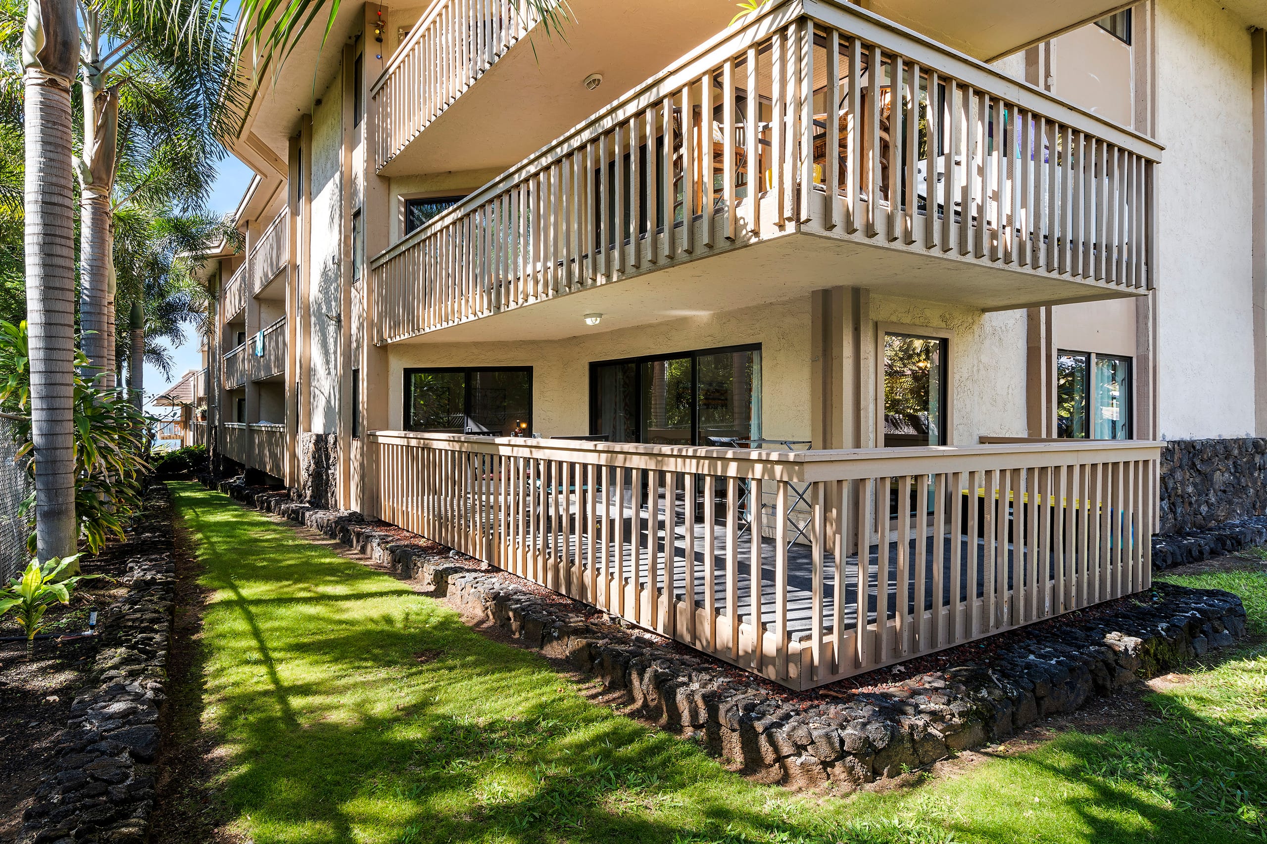 Condo in Kailua-Kona · ★4.82 · 2 bedrooms · 2 beds · 2 private baths - Image 21