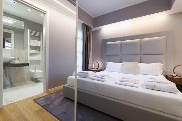 Prestige Boutique Homes Penthouse Piazza Duomo gallery image 3