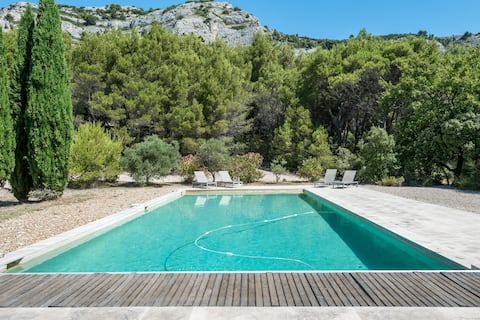 Mountainside 5 bed villa in Luberon National park