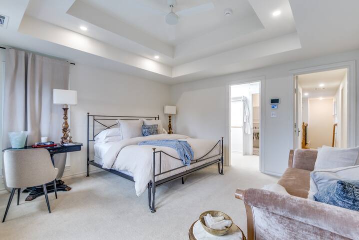 M Streets Beauty! Ultimate High-end luxury. gallery image 4