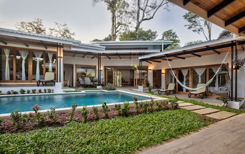 Port Vell, 4 BR/4 BA, pool, bar and now with A/C