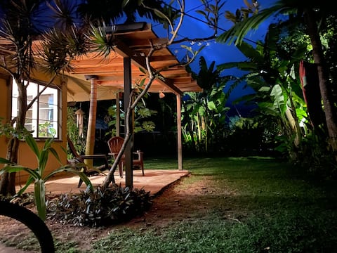 Quiet Country Cottage At The Beach