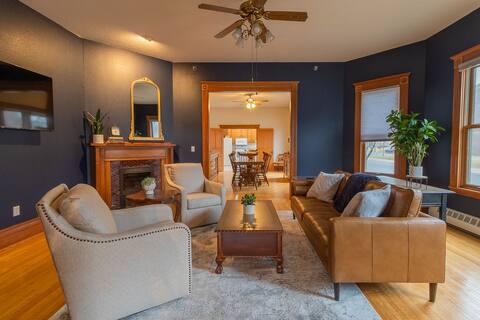 Corner Estate on Cameron with Private Speakeasy