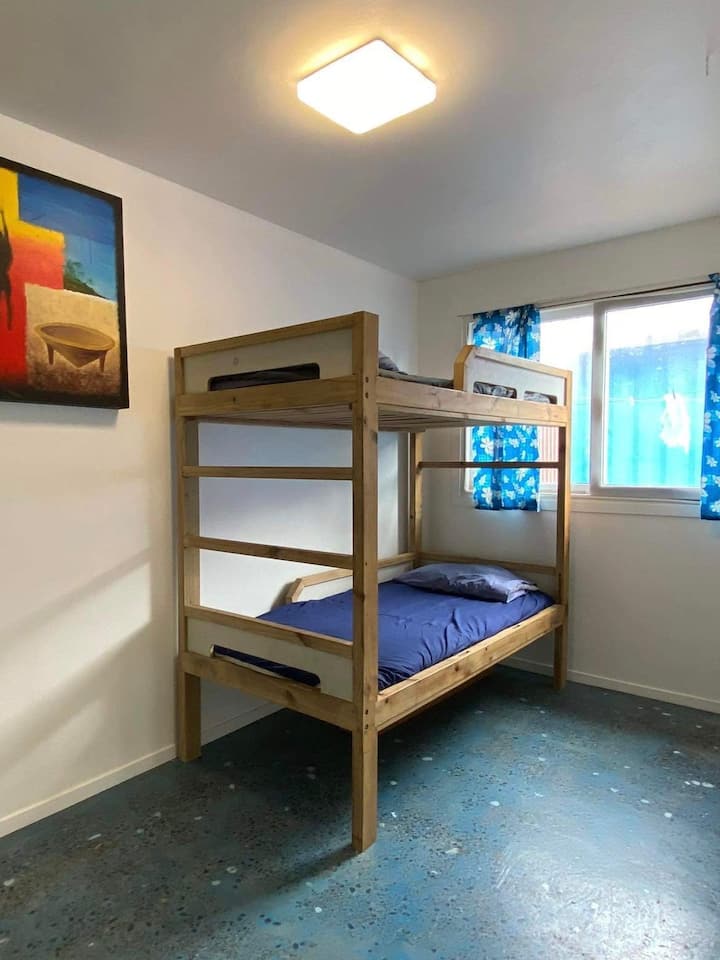 საძინებელი 1