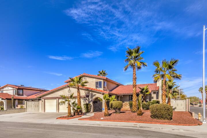 Stylish and Unique Private Oasis gallery image 5