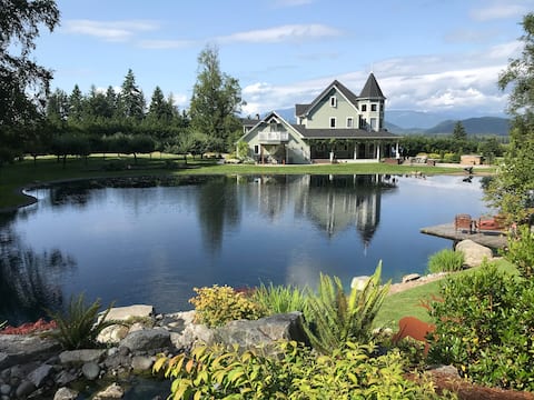 Mtn View Victorian - It's a Destination!