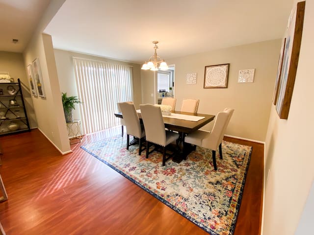 Old Phillips/Greenbriar Luxury Single Story Home! gallery image 5