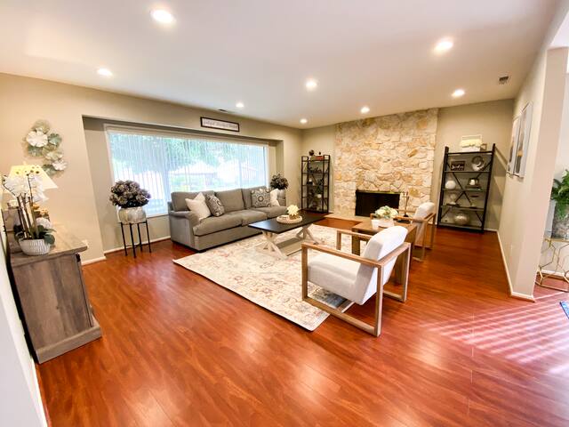 Old Phillips/Greenbriar Luxury Single Story Home! gallery image 3