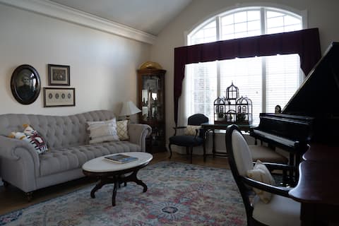 Large 6 Bedroom Family haven, quiet and beautiful