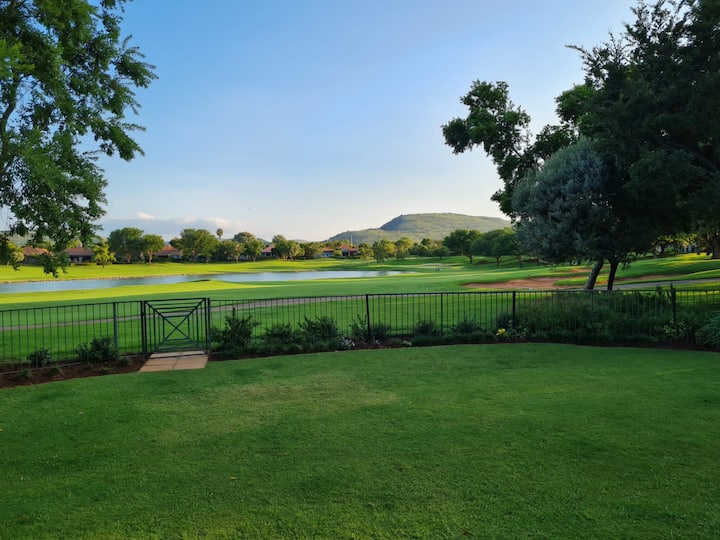 Hartbeespoortdam Holiday Rentals & Homes Hartbeespoort, Hartbeespoort