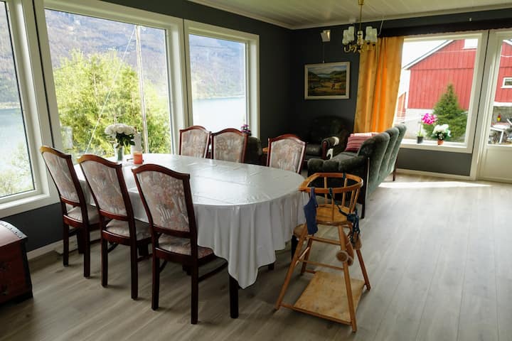 Panoramic Fjord Views And Natural Light - Olden