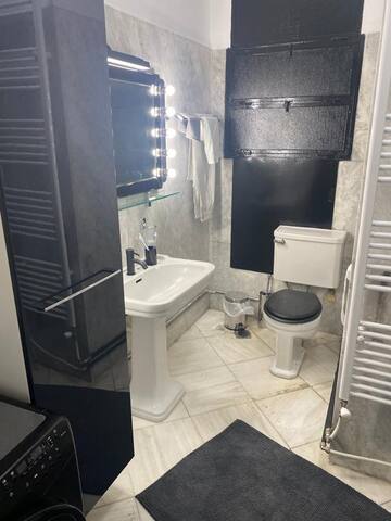 Διαμέρισμα, με θέα,τζάκι και γραφείο στο κέντρο gallery image 3