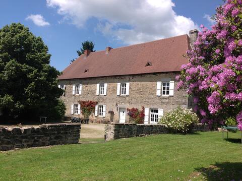 Magnificent Manor House- 6 bedrooms, pool, space….
