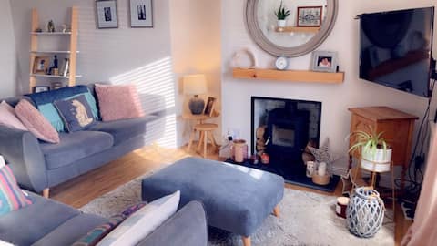 Tranquil 2 bedroom house 5 minutes to the beach.