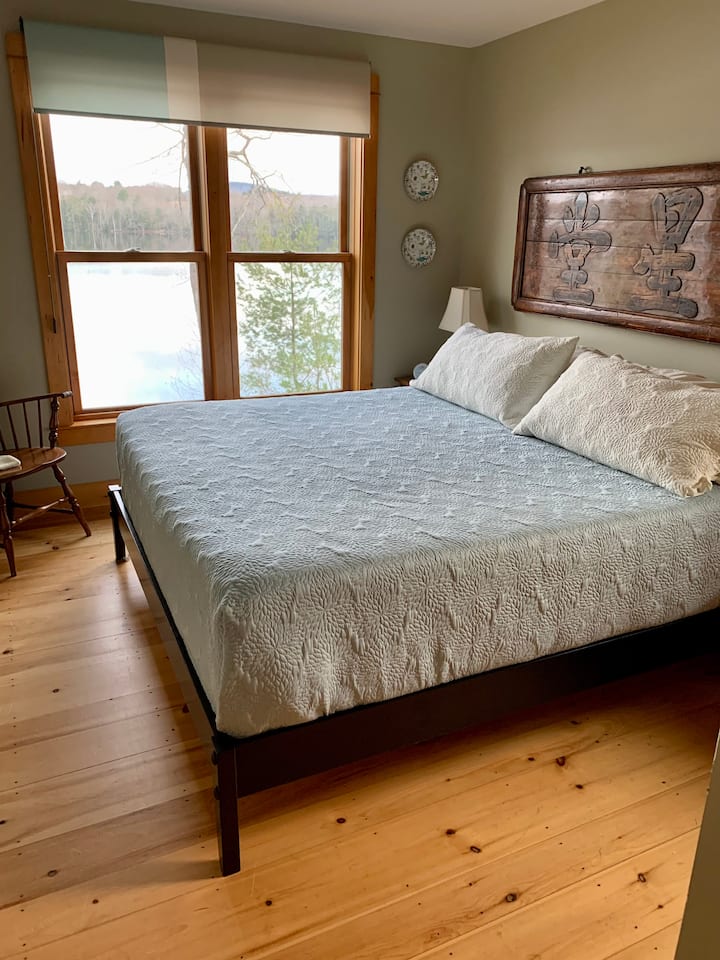 Letto California King con splendida vista sull'acqua e sulla luna!