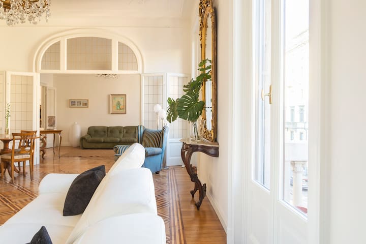 Navigli Harmony Flat: 3 bedrooms, 6 guests gallery image 4