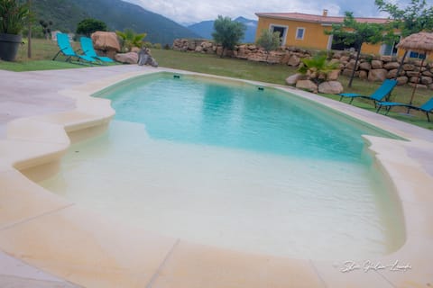 Large villa Les Oliviers with pool in Sagone