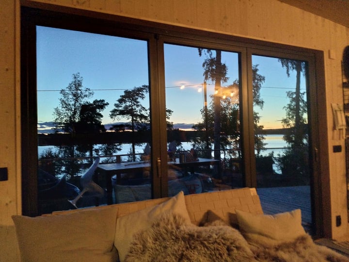 Hus Med Sjöutsikt & Bastu I Skandinavisk Design - Järna