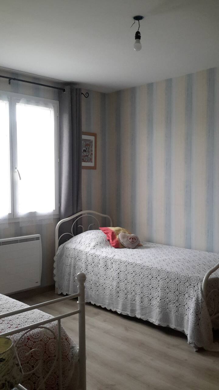 dhomë fëmijësh:  2 krevate