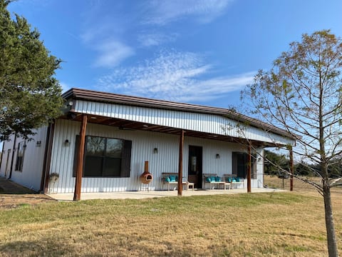 Relaxing country barndo just 9mi from Round Top TX